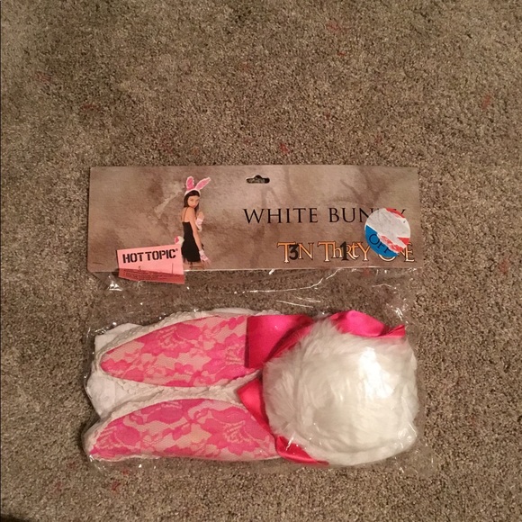 NWT White Bunny Costume - Picture 2 of 3